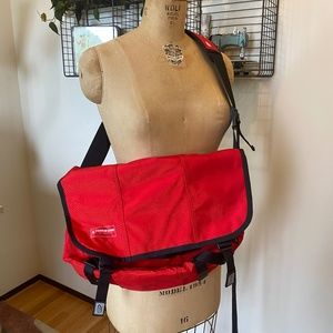 Timbuk2 Classic Messenger Bag with detachable strap pocket